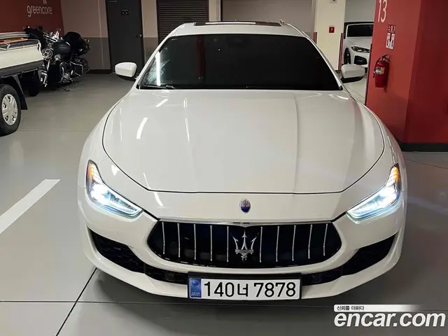 Maserati Ghibli, 2018, 75 000 км