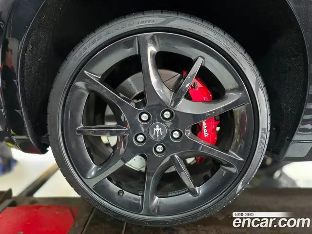 Maserati GranTurismo 2015 4.7 автомат (гидро), миниатюра 5