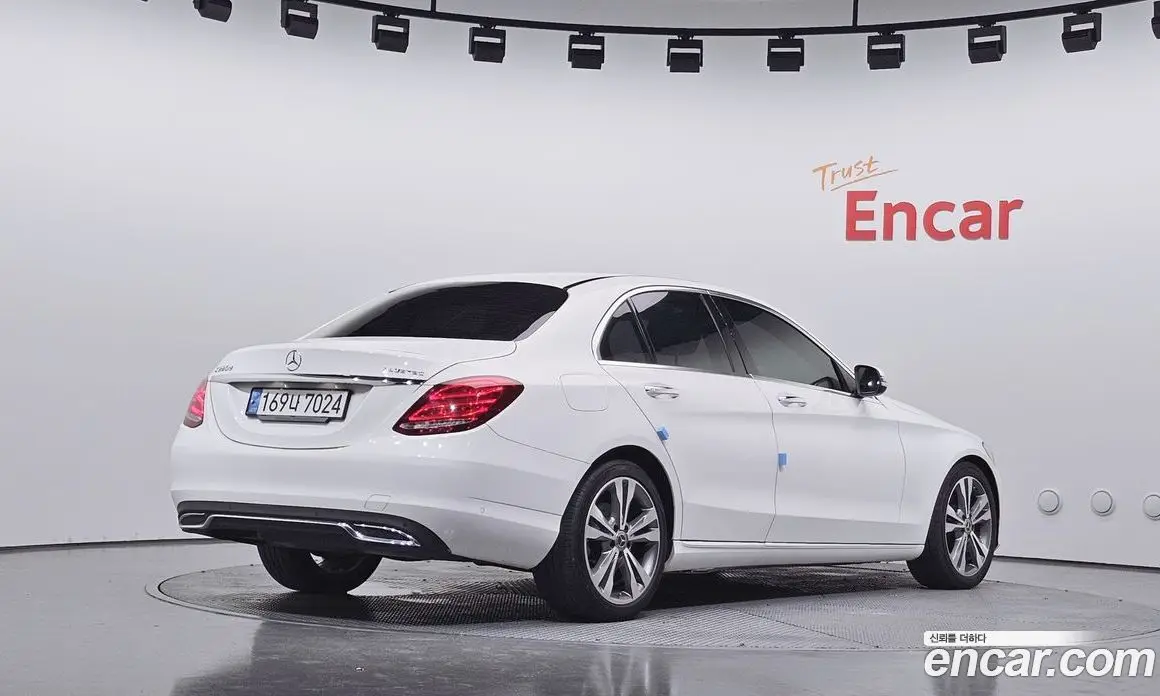 Mercedes-Benz C-Class 2018 2.1 автомат (гидро), фото 2 Mercedes-Benz C-Class 2018 2.1 автомат (гидро), фото 2