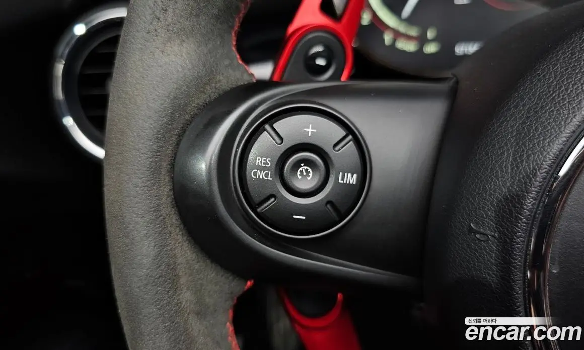 Mini Cooper Convertible 2019 2.0 автомат (гидро), фото 12 Mini Cooper Convertible 2019 2.0 автомат (гидро), фото 12