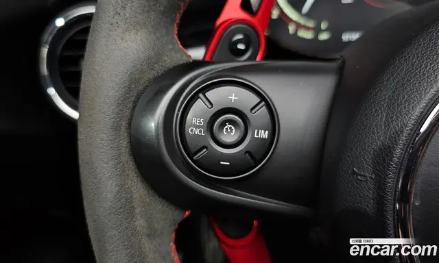 Mini Cooper Convertible 2019 2.0 автомат (гидро), миниатюра 12