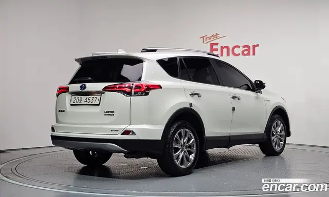 Toyota RAV4 2017 2.5 автомат (гидро), миниатюра 2