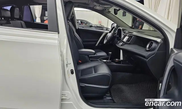 Toyota RAV4 2017 2.5 автомат (гидро), миниатюра 11