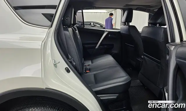 Toyota RAV4 2017 2.5 автомат (гидро), миниатюра 12