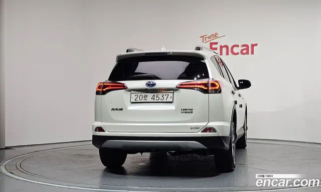 Toyota RAV4 2017 2.5 автомат (гидро), миниатюра 4