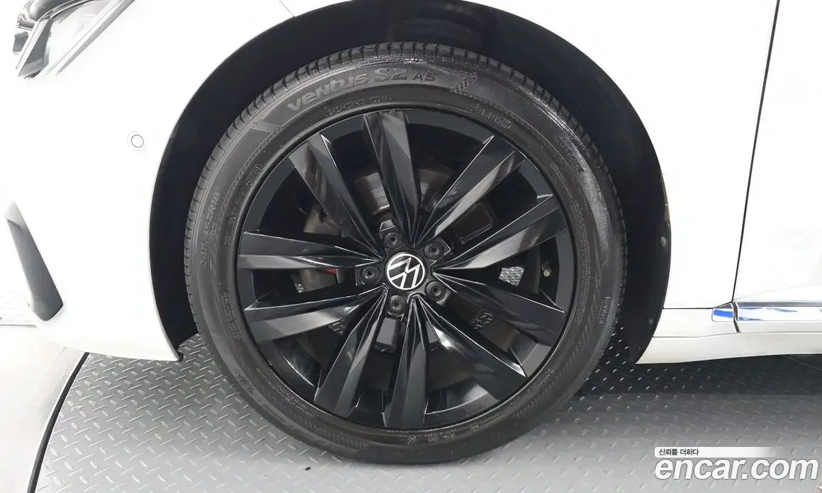 Volkswagen Arteon 2019 2.0 автомат (гидро), фото 5 Volkswagen Arteon 2019 2.0 автомат (гидро), фото 5