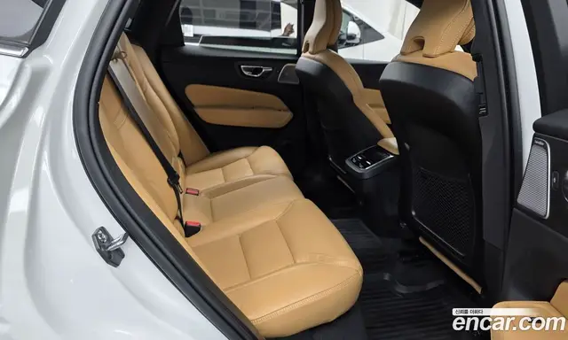 Volvo XC60 2022 2.0 автомат (гидро), миниатюра 11