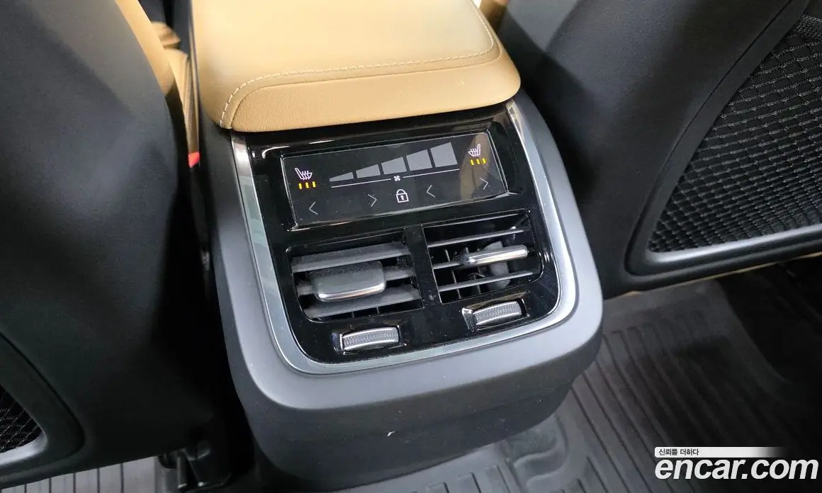 Volvo XC60 2022 2.0 автомат (гидро), фото 18