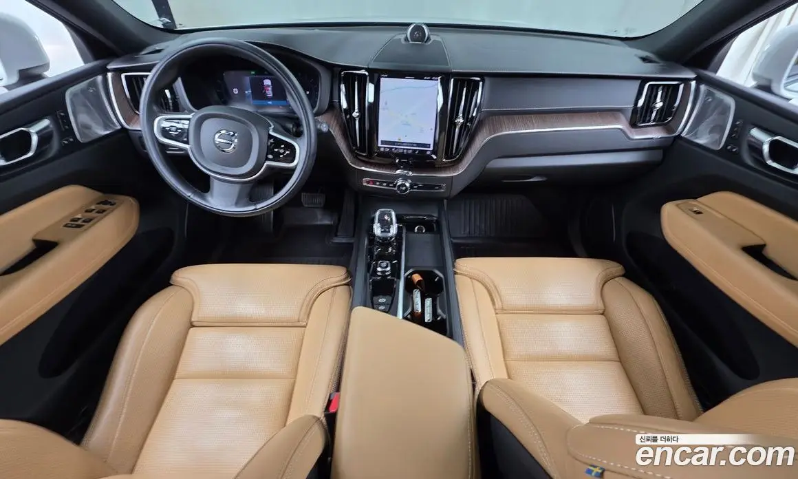 Volvo XC60 2022 2.0 автомат (гидро), фото 7
