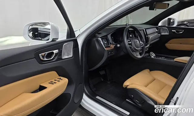 Volvo XC60 2022 2.0 автомат (гидро), миниатюра 10