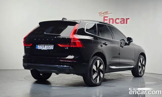Volvo XC60 2025 2.0 автомат (гидро), миниатюра 2