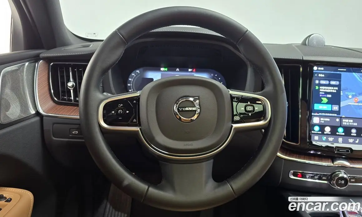 Volvo XC60 2025 2.0 автомат (гидро), фото 14