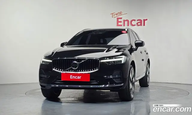 Volvo XC60 2025 2.0 автомат (гидро), миниатюра 3
