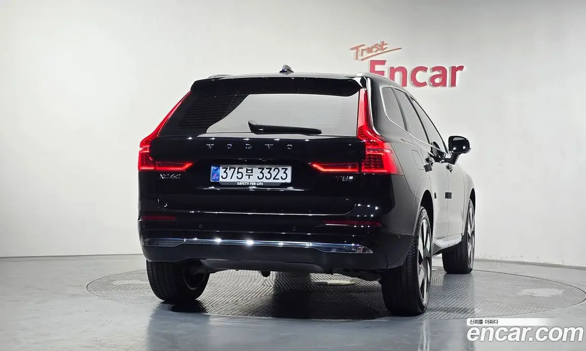 Volvo XC60 2025 2.0 автомат (гидро), фото 4