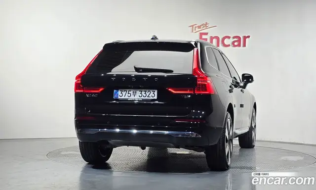 Volvo XC60 2025 2.0 автомат (гидро), миниатюра 4