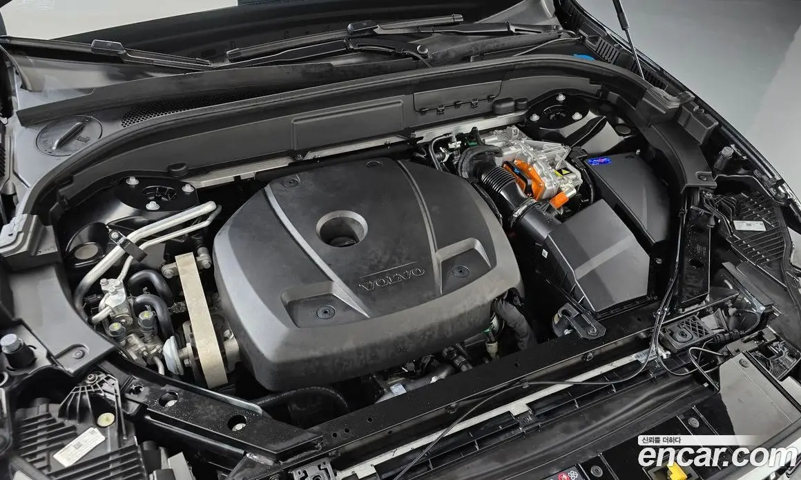 Volvo XC60 2025 2.0 автомат (гидро), фото 6