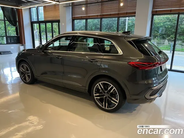 Audi Q5 2026 2.0 автомат (гидро), миниатюра 4 Audi Q5 2026 2.0 автомат (гидро), миниатюра 4