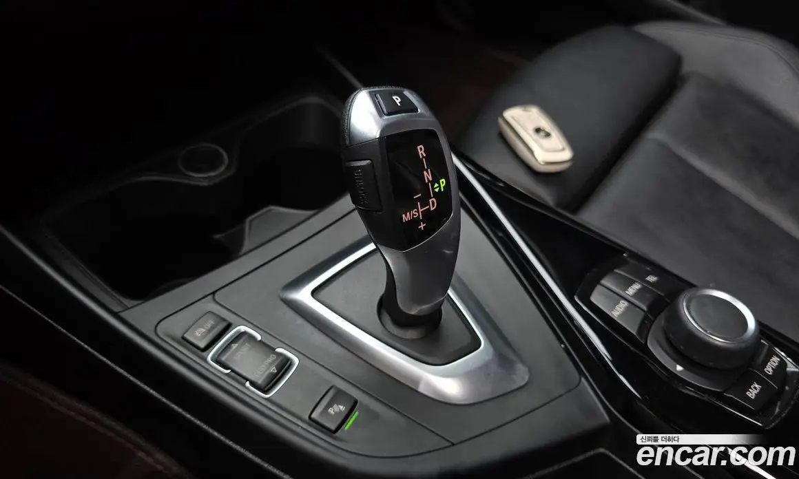 BMW 1 серия 2017 2.0 автомат (гидро), фото 9