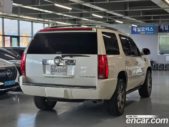 Cadillac Escalade 2008 6.2 автомат (гидро), миниатюра 4 Cadillac Escalade 2008 6.2 автомат (гидро), миниатюра 4