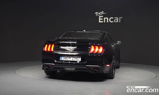 Ford Mustang 2018 2.3 автомат (гидро), миниатюра 4