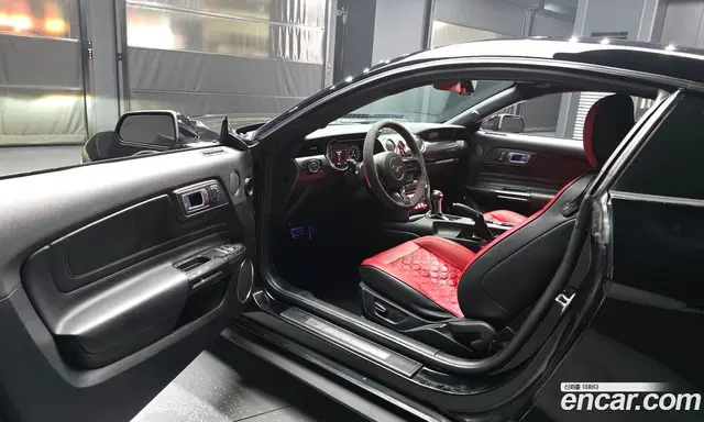 Ford Mustang 2018 2.3 автомат (гидро), миниатюра 10