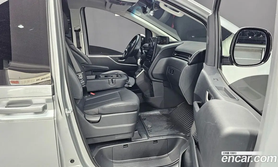 Hyundai Staria 2025 3.5 автомат (гидро), фото 11