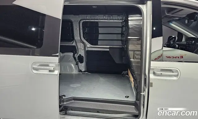 Hyundai Staria 2025 3.5 автомат (гидро), миниатюра 12