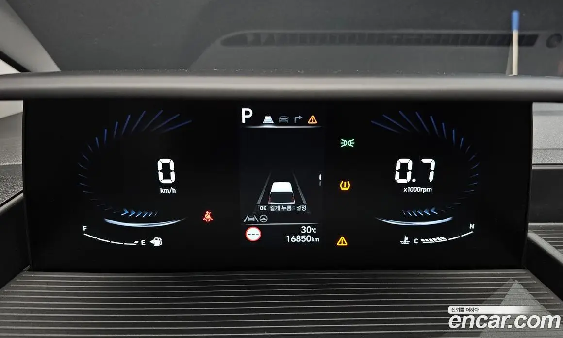 Hyundai Staria 2025 3.5 автомат (гидро), фото 8