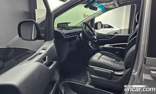 Hyundai Staria 2025 3.5 автомат (гидро), миниатюра 10