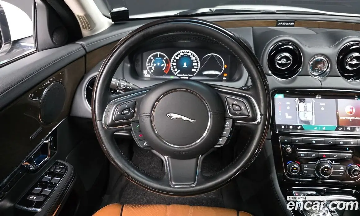 Jaguar XJ 2019 3.0 автомат (гидро), фото 14