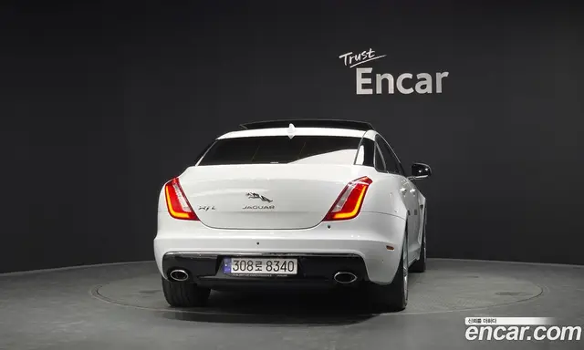 Jaguar XJ 2019 3.0 автомат (гидро), миниатюра 4