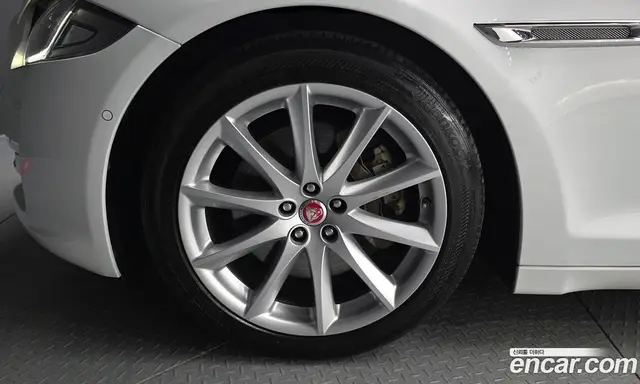 Jaguar XJ 2019 3.0 автомат (гидро), миниатюра 5