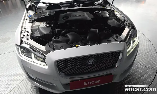 Jaguar XJ 2019 3.0 автомат (гидро), миниатюра 6
