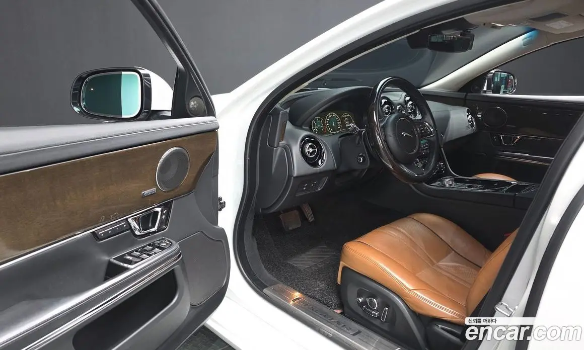 Jaguar XJ 2019 3.0 автомат (гидро), фото 10