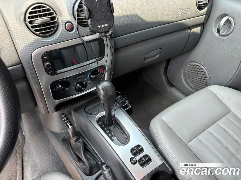 Jeep Cherokee 2005 3.7 автомат (гидро), фото 10
