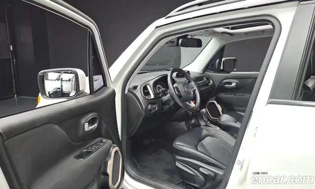 Jeep Renegade 2017 2.4 автомат (гидро), миниатюра 10 Jeep Renegade 2017 2.4 автомат (гидро), миниатюра 10