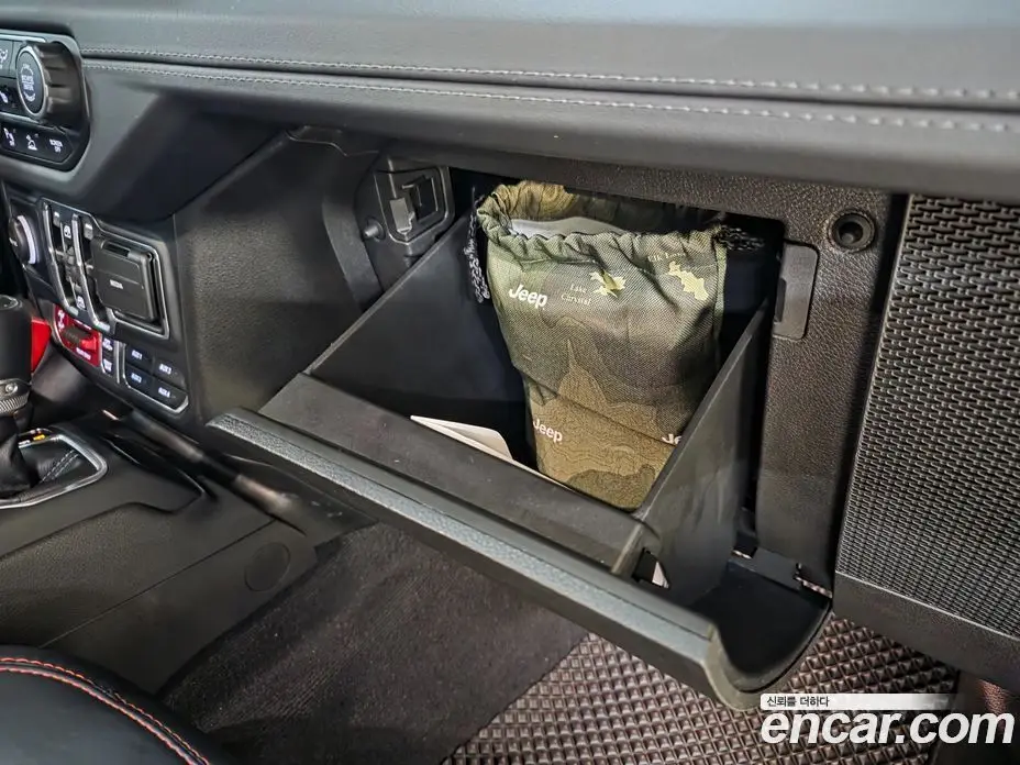 Jeep Wrangler 2024 2.0 автомат (гидро), фото 17 Jeep Wrangler 2024 2.0 автомат (гидро), фото 17