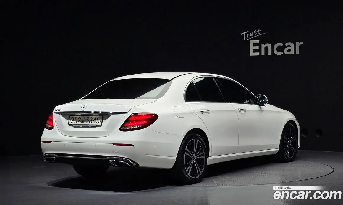 Mercedes-Benz E-Class 2020 2.0 автомат (гидро), фото 2 Mercedes-Benz E-Class 2020 2.0 автомат (гидро), фото 2