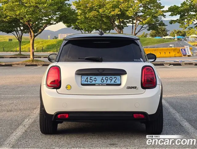 Mini Cooper 2023 автомат (гидро), миниатюра 4 Mini Cooper 2023 автомат (гидро), миниатюра 4