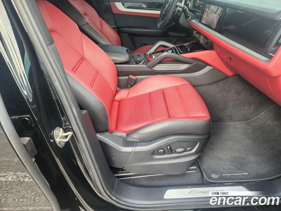 Porsche Cayenne 2024 3.0 автомат (гидро), фото 12
