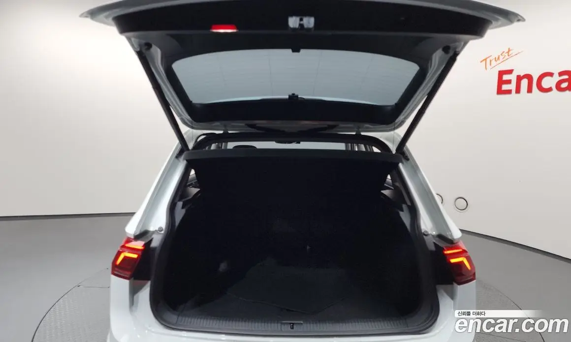Volkswagen Tiguan 2023 2.0 автомат (гидро), фото 19