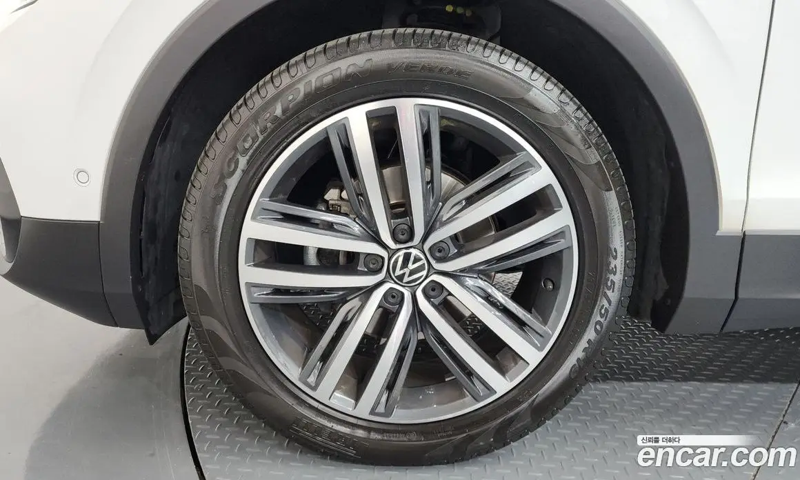Volkswagen Tiguan 2023 2.0 автомат (гидро), фото 5