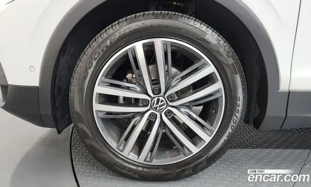 Volkswagen Tiguan 2023 2.0 автомат (гидро), миниатюра 5
