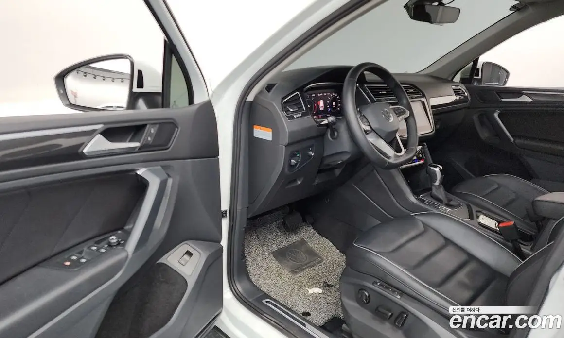 Volkswagen Tiguan 2023 2.0 автомат (гидро), фото 10