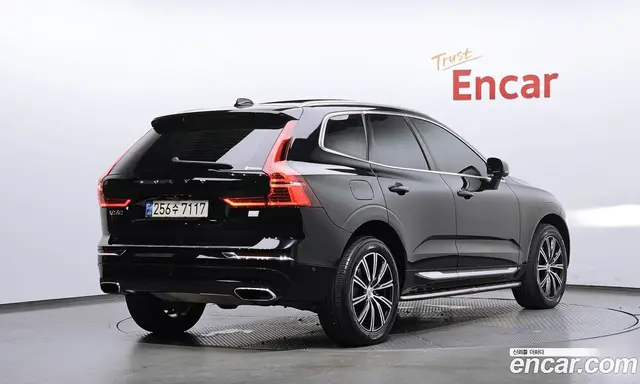 Volvo XC60 2021 2.0 автомат (гидро), миниатюра 2