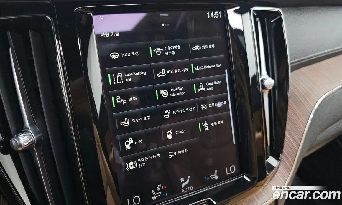 Volvo XC60 2021 2.0 автомат (гидро), фото 16