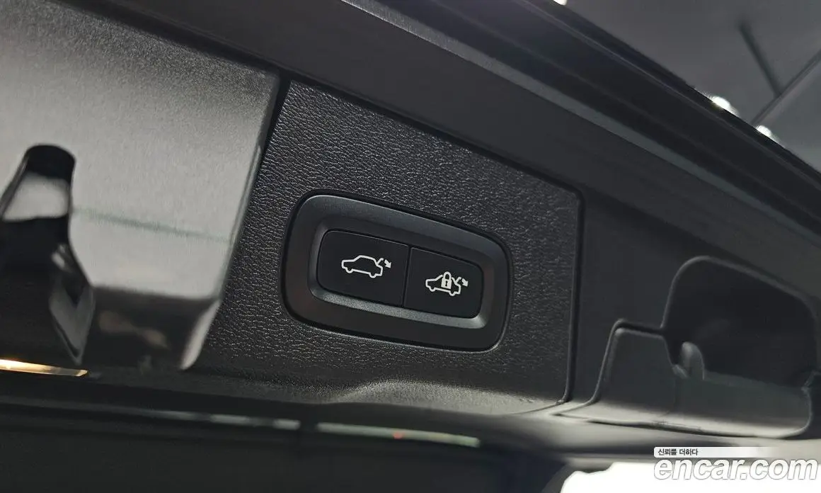 Volvo XC60 2021 2.0 автомат (гидро), фото 17