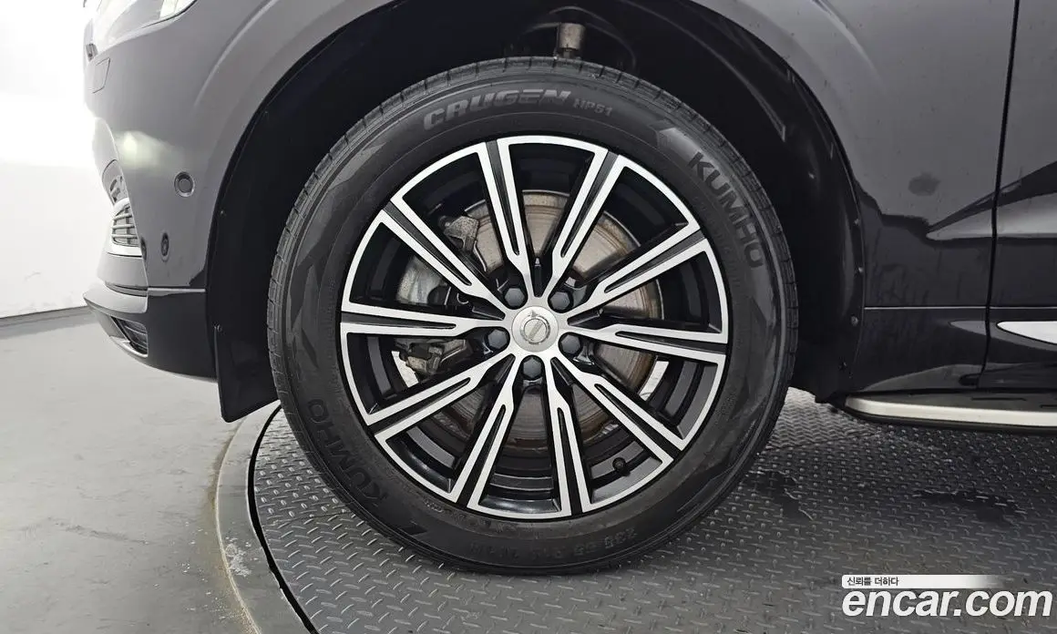 Volvo XC60 2021 2.0 автомат (гидро), фото 5