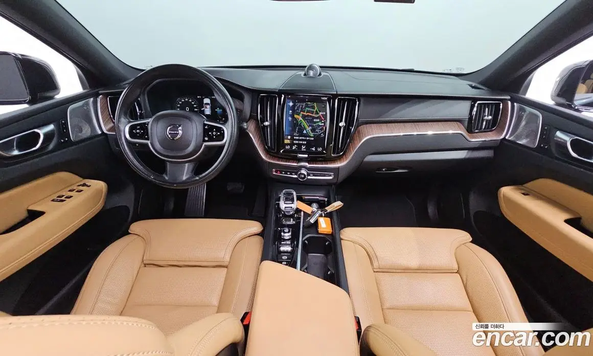 Volvo XC60 2021 2.0 автомат (гидро), фото 7