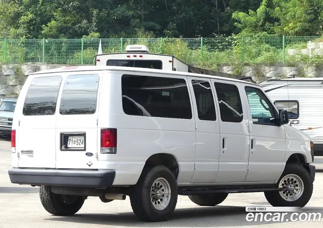 Ford E-Series 2013 4.5 автомат (гидро), миниатюра 2